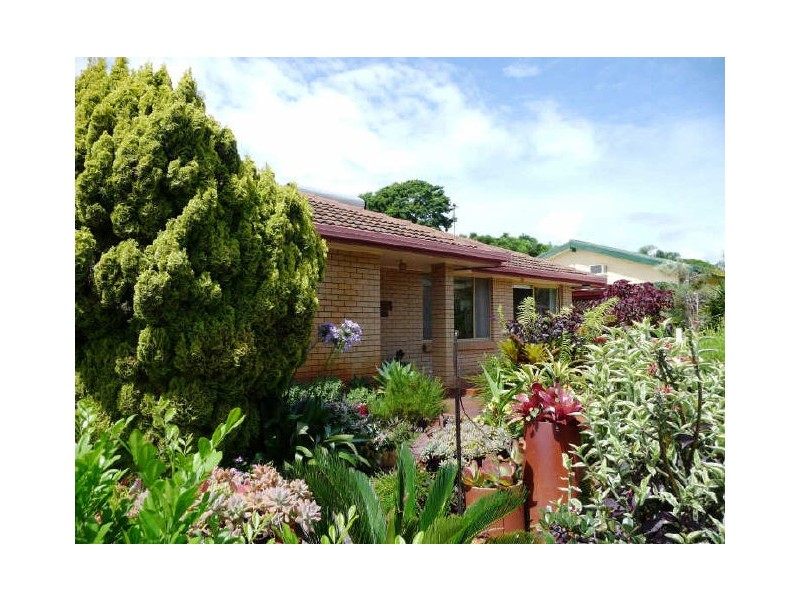 6 Blaxland Avenue, Paradise Point QLD 4216