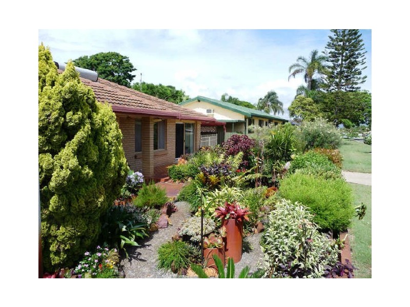 6 Blaxland Avenue, Paradise Point QLD 4216