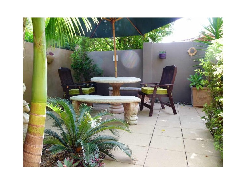 20 Siena Place, Coombabah QLD 4216