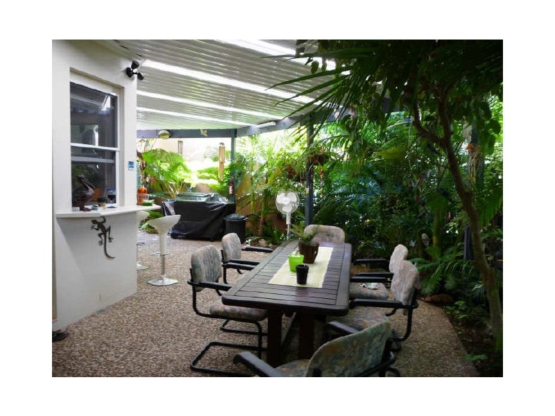 20 Siena Place, Coombabah QLD 4216