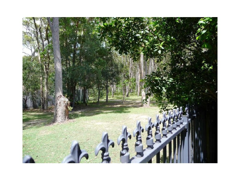 20 Siena Place, Coombabah QLD 4216