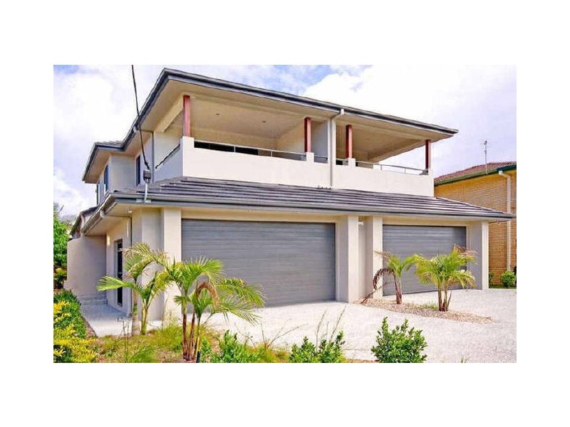 1 & 2/12 Drake Avenue, Paradise Point QLD 4216