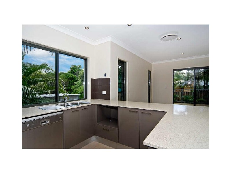 1 & 2/12 Drake Avenue, Paradise Point QLD 4216