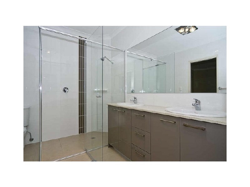 1 & 2/12 Drake Avenue, Paradise Point QLD 4216