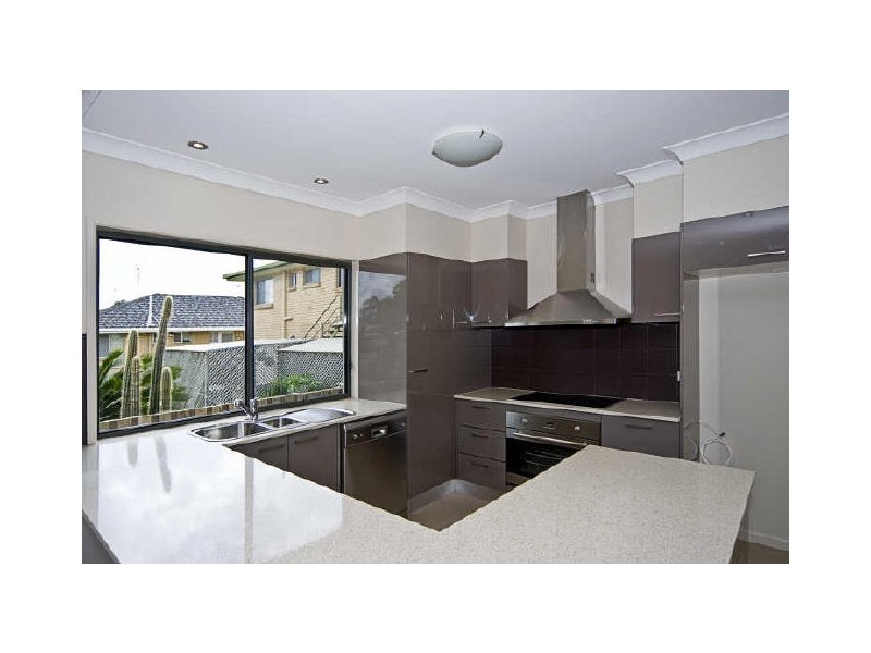 1 & 2/12 Drake Avenue, Paradise Point QLD 4216