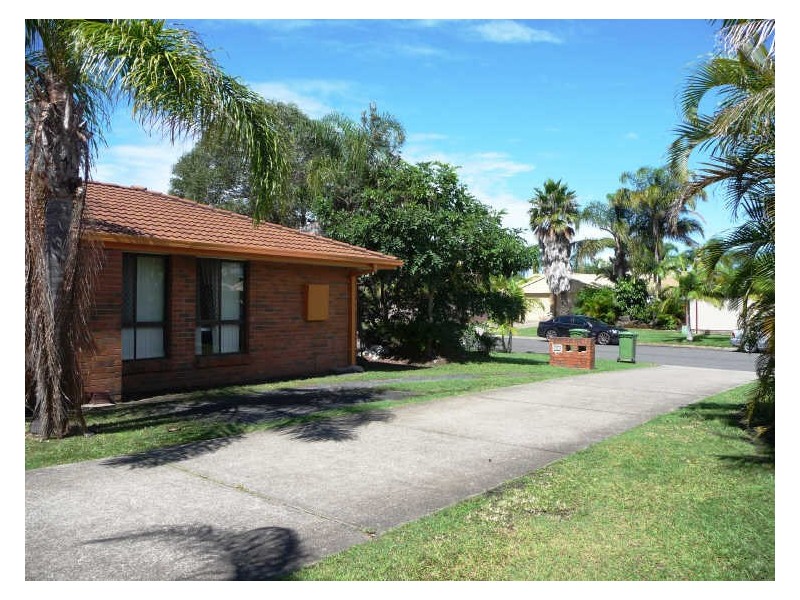 2/9 Possum Crescent, Coombabah QLD 4216