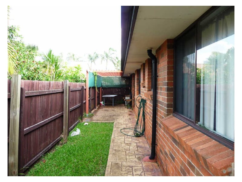 2/9 Possum Crescent, Coombabah QLD 4216