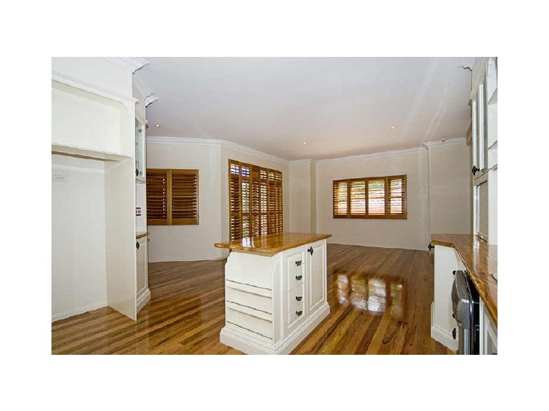 40 Canada Place, Arundel QLD 4214