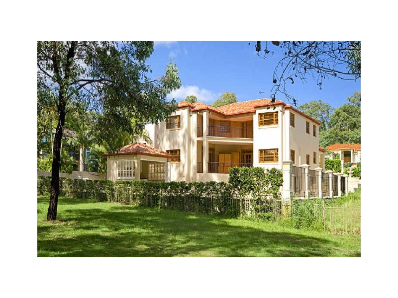 40 Canada Place, Arundel QLD 4214