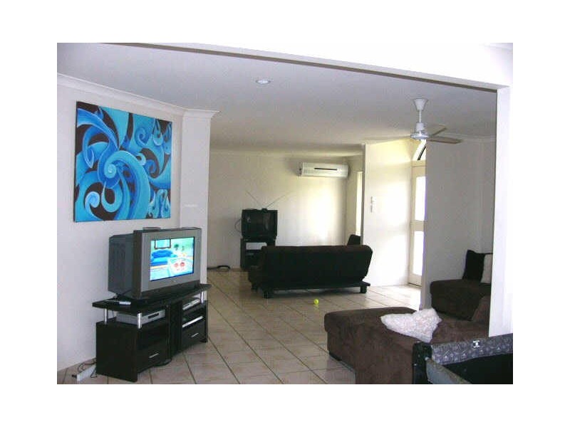 1 Bristol Place, Arundel QLD 4214