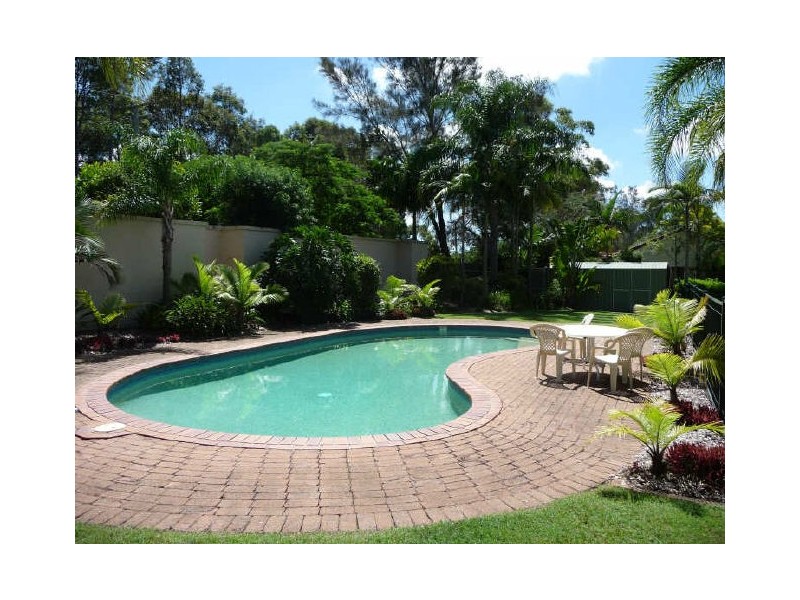 2/601 Pine Ridge Road, Biggera Waters QLD 4216