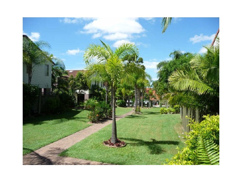 2/601 Pine Ridge Road, Biggera Waters QLD 4216