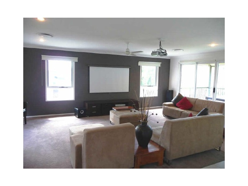 44 Cobb & Co Drive, Oxenford QLD 4210