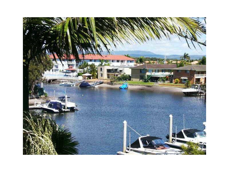 16/14 Jennifer Avenue, Runaway Bay QLD 4216