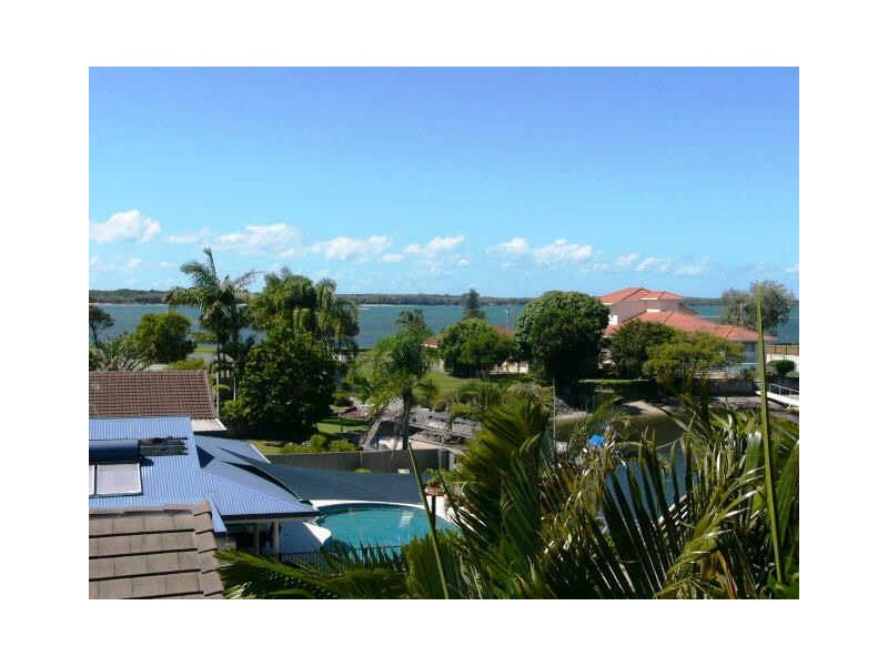 16/14 Jennifer Avenue, Runaway Bay QLD 4216