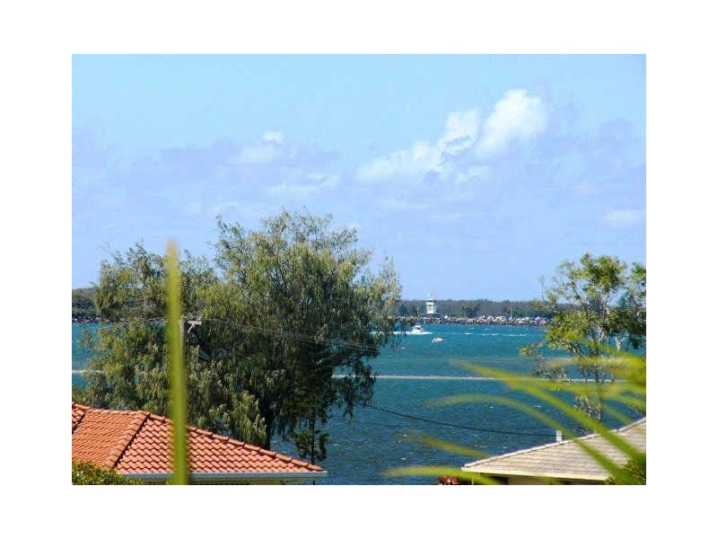 16/14 Jennifer Avenue, Runaway Bay QLD 4216