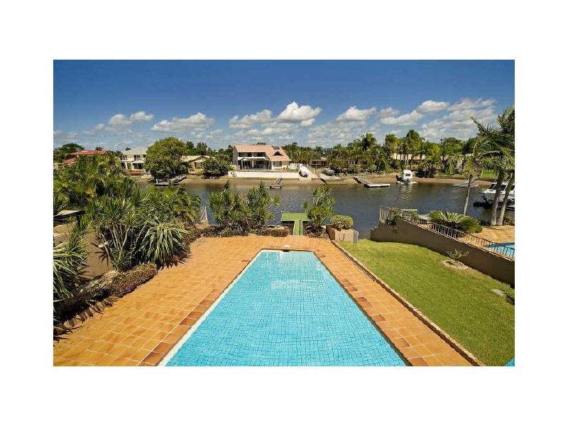 30 Karema Crescent, Runaway Bay QLD 4216