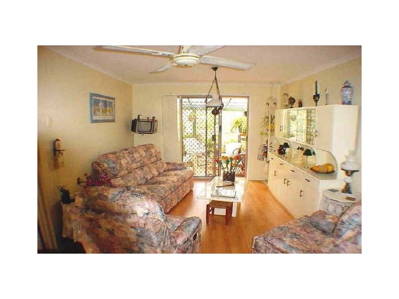 2/82 Kangaroo Avenue, Coombabah QLD 4216