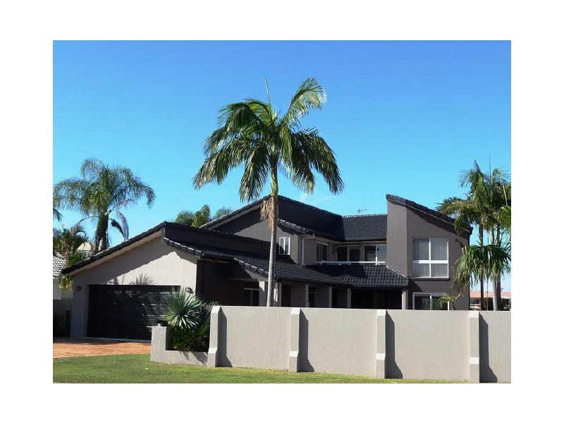 27 Midnight Court, Runaway Bay QLD 4216