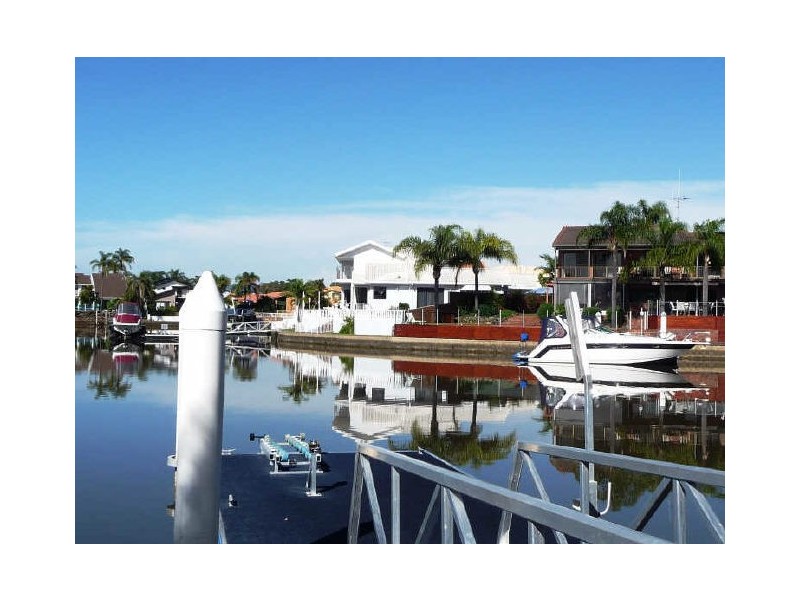 27 Midnight Court, Runaway Bay QLD 4216