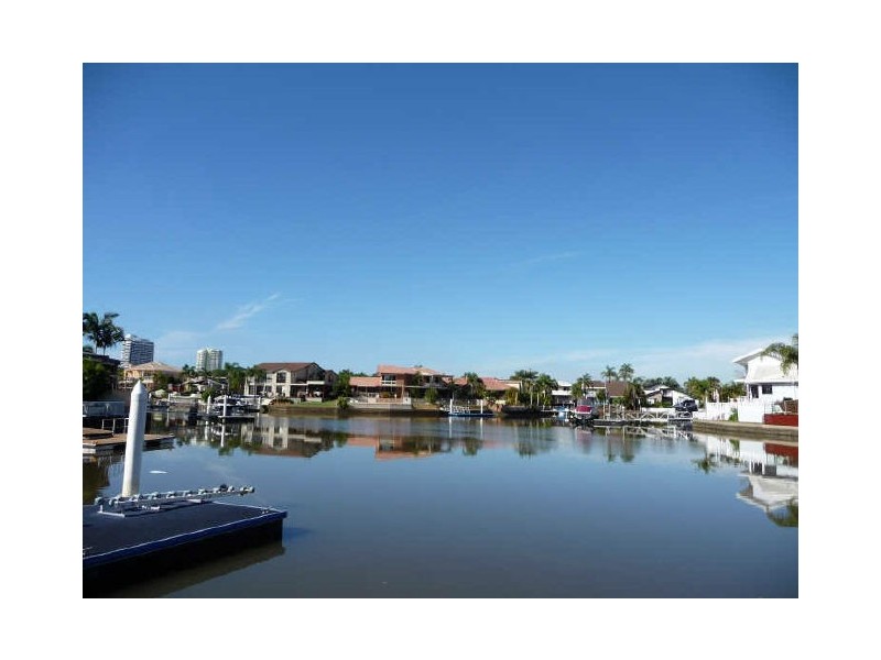 27 Midnight Court, Runaway Bay QLD 4216