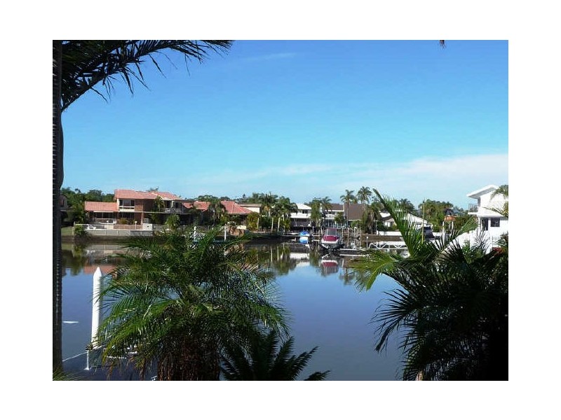 27 Midnight Court, Runaway Bay QLD 4216