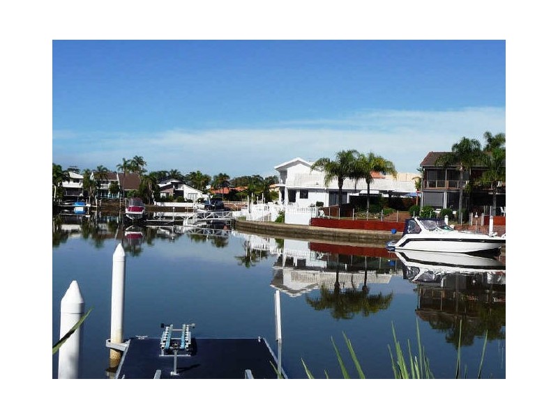 27 Midnight Court, Runaway Bay QLD 4216