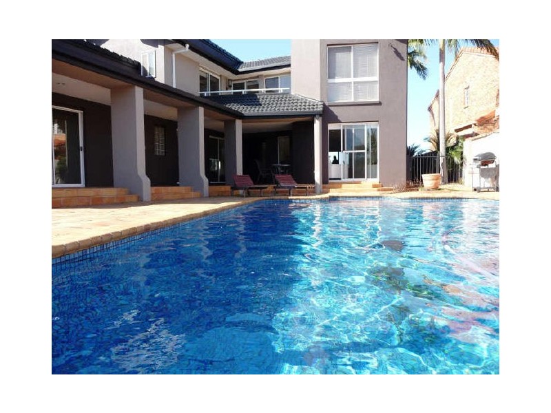 27 Midnight Court, Runaway Bay QLD 4216