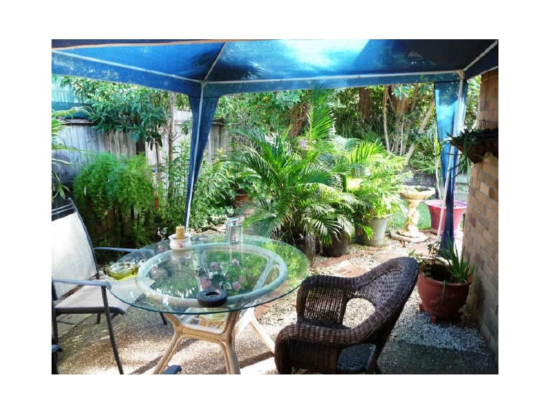 2/461 Pine Ridge Road, Runaway Bay QLD 4216