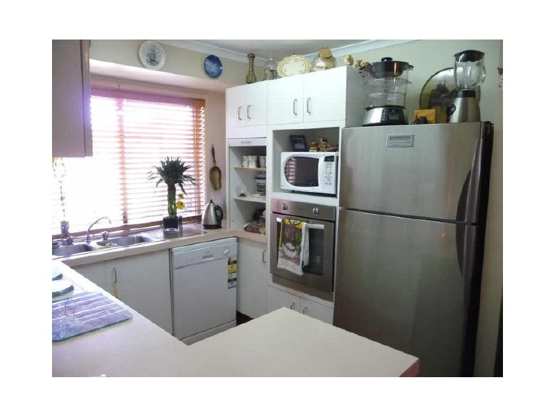 2/461 Pine Ridge Road, Runaway Bay QLD 4216