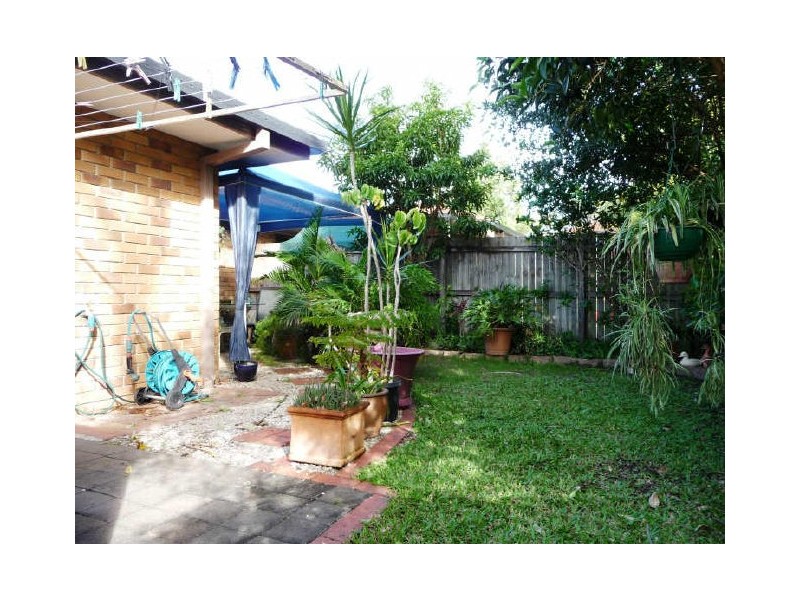 2/461 Pine Ridge Road, Runaway Bay QLD 4216