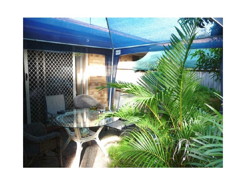 2/461 Pine Ridge Road, Runaway Bay QLD 4216