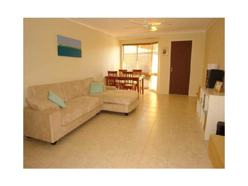 2/132 Whiting Street, Labrador QLD 4215