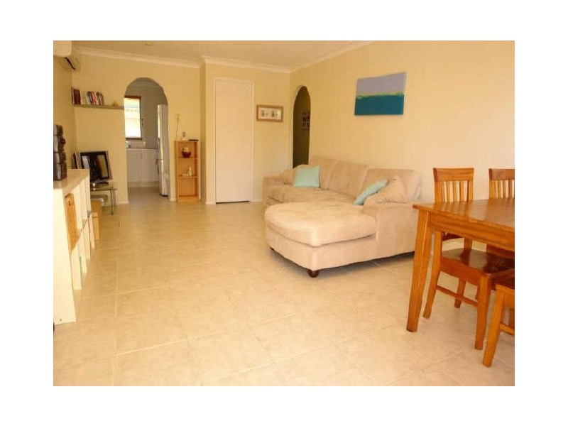 2/132 Whiting Street, Labrador QLD 4215