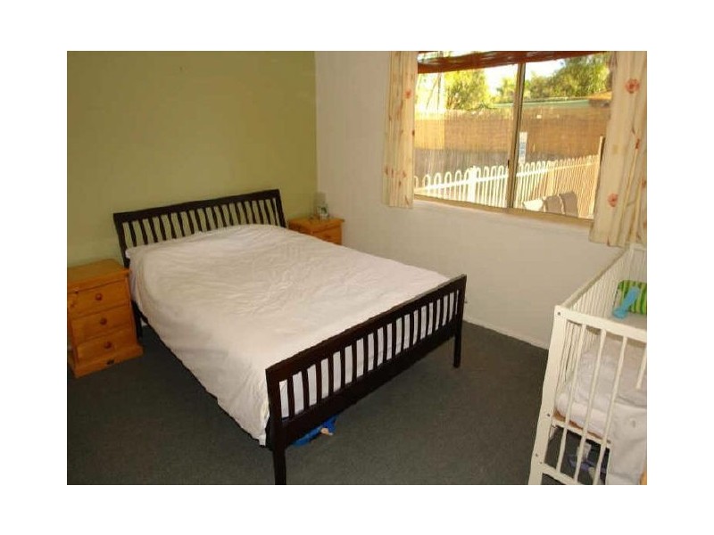 2/132 Whiting Street, Labrador QLD 4215