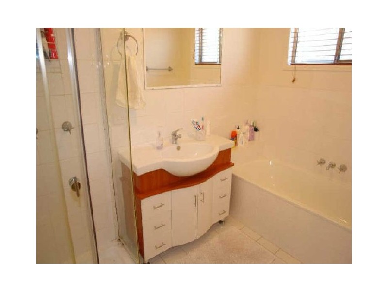 2/132 Whiting Street, Labrador QLD 4215