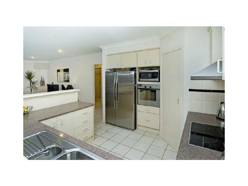 47 Canada Place, Arundel QLD 4214