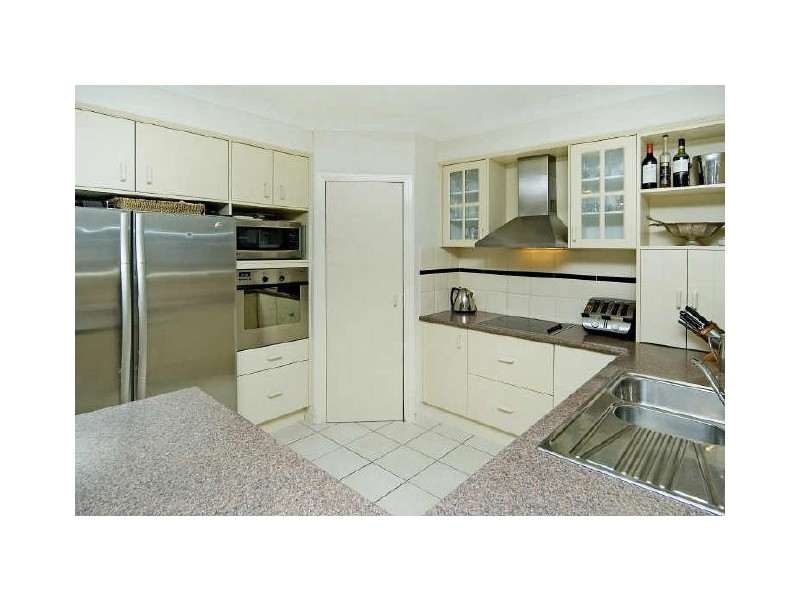 47 Canada Place, Arundel QLD 4214