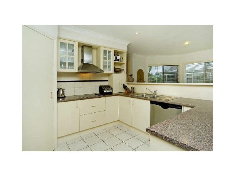 47 Canada Place, Arundel QLD 4214