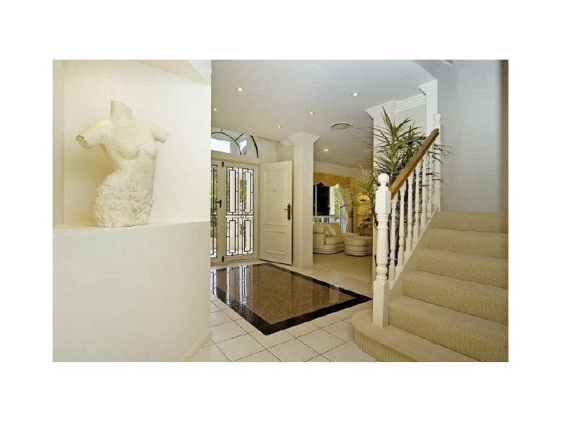 47 Canada Place, Arundel QLD 4214