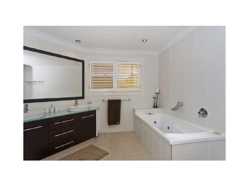 46 Canada Place, Arundel QLD 4214