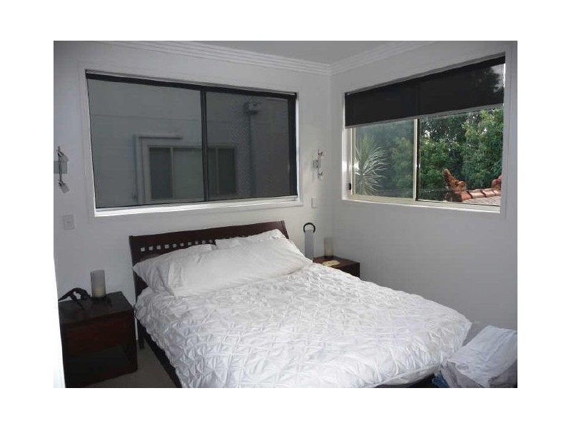 1/58 Bayview Street, Runaway Bay QLD 4216