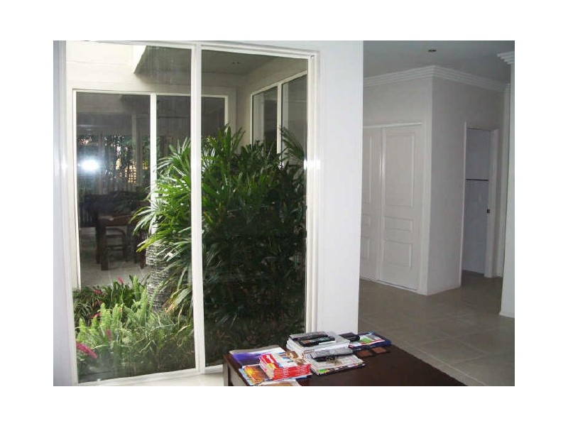 1/58 Bayview Street, Runaway Bay QLD 4216