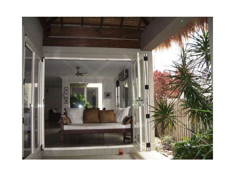 1/58 Bayview Street, Runaway Bay QLD 4216