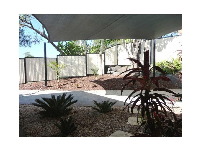 2/218 Olsen Avenue, Arundel QLD 4214