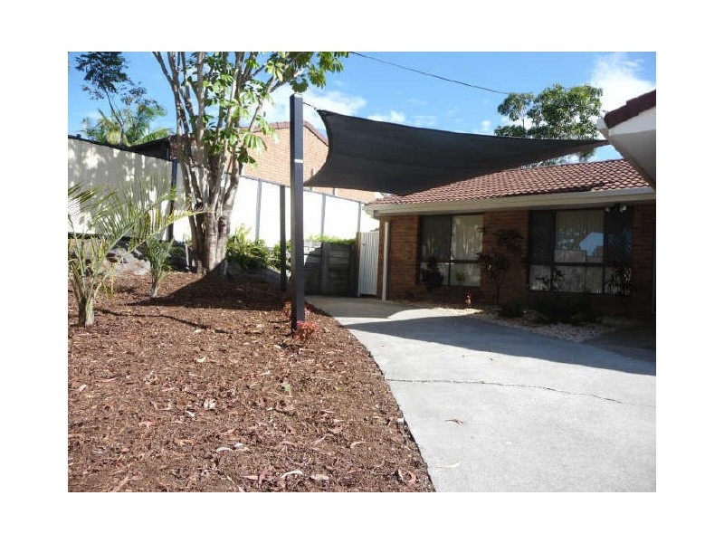 2/218 Olsen Avenue, Arundel QLD 4214