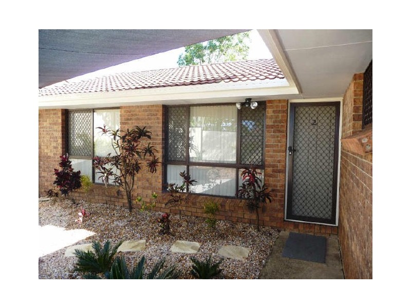 2/218 Olsen Avenue, Arundel QLD 4214