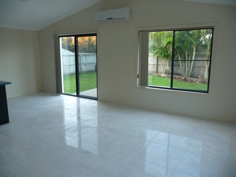 44 Serafina Drive, Helensvale QLD 4212