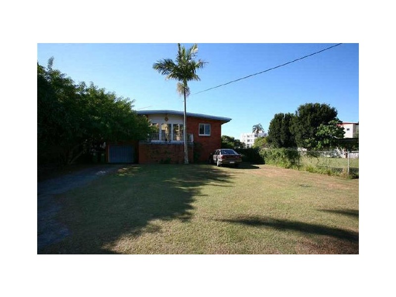 33 35 & 37 Madang Crescent, Runaway Bay QLD 4216