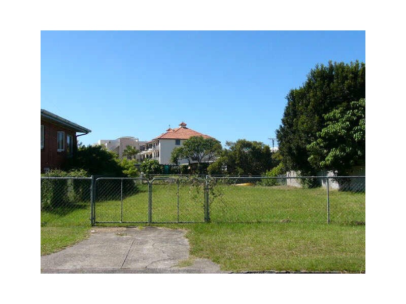 33 35 & 37 Madang Crescent, Runaway Bay QLD 4216